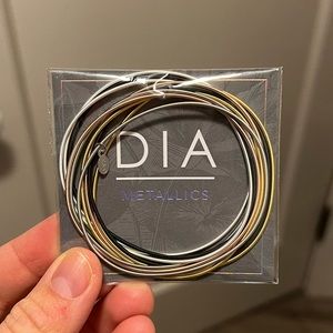DIA metallic mixed bracelets